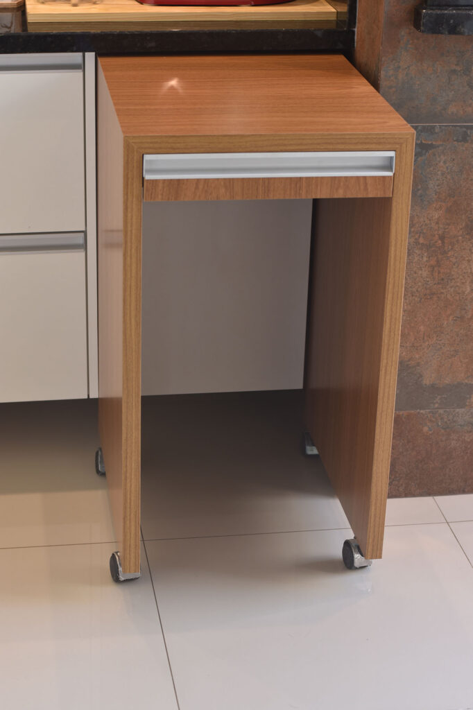 01 Detalhe - Carrinho para colocar taboa de carne